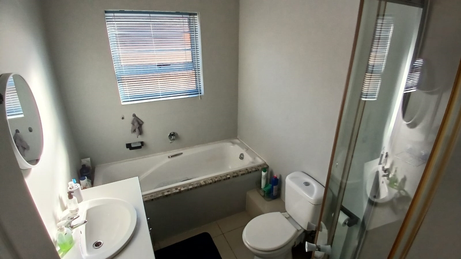 To Let 3 Bedroom Property for Rent in Parsonsvlei Eastern Cape